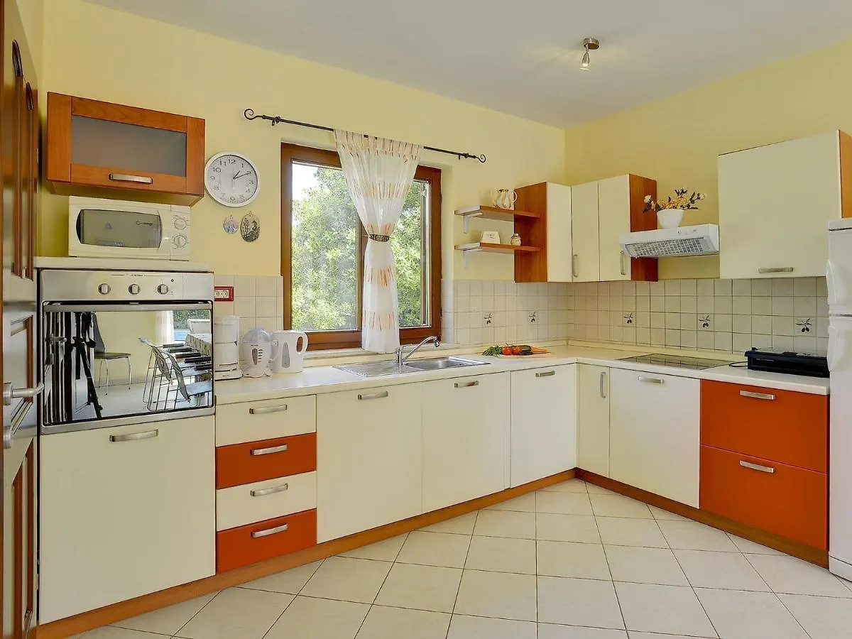 Spacious Holiday Home In Medulin With Private Pool