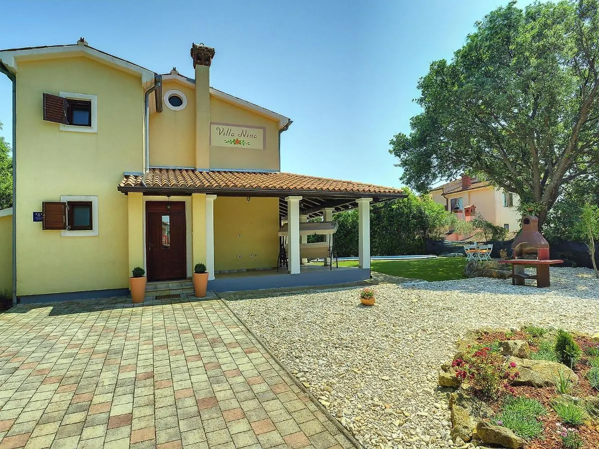 Spacious Holiday Home In Medulin With Private Pool Croatia