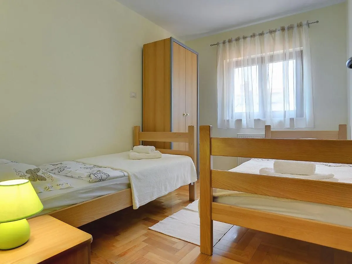 Spacious Holiday Home In Medulin With Private Pool Kroatien