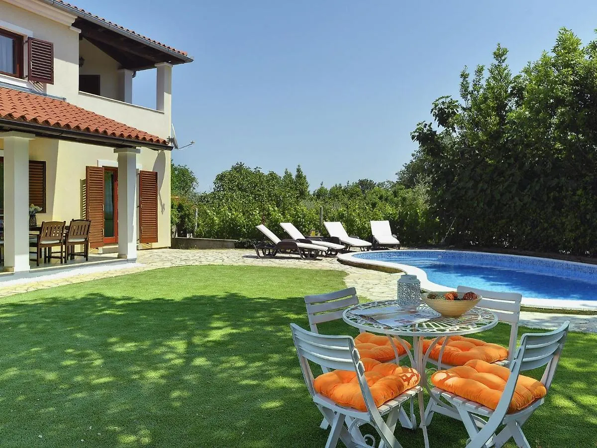 Spacious Holiday Home In Medulin With Private Pool Croatia