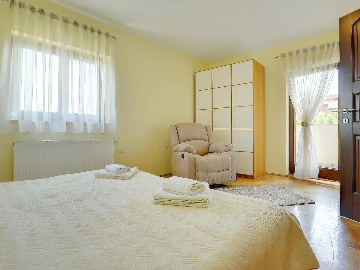 Spacious Holiday Home In Medulin With Private Pool