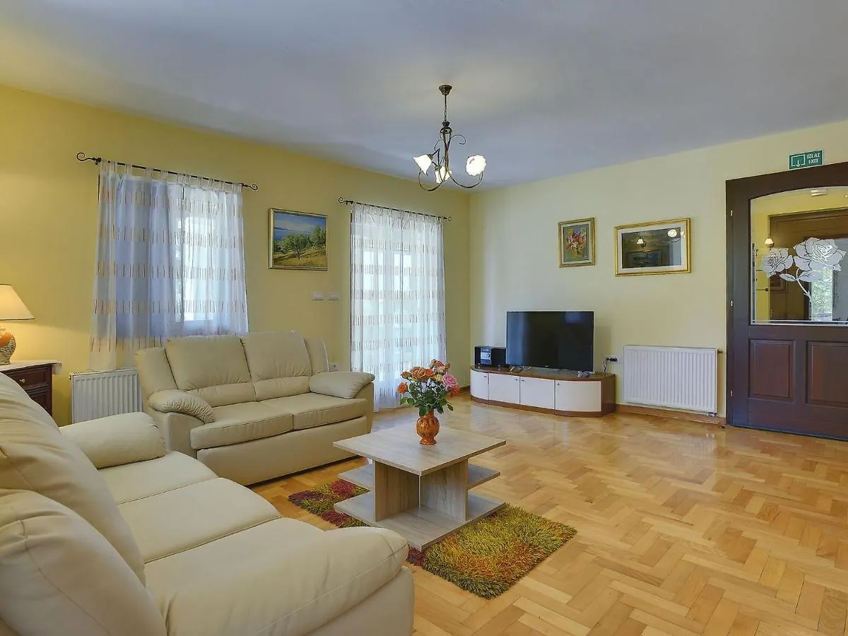 Spacious Holiday Home In Medulin With Private Pool