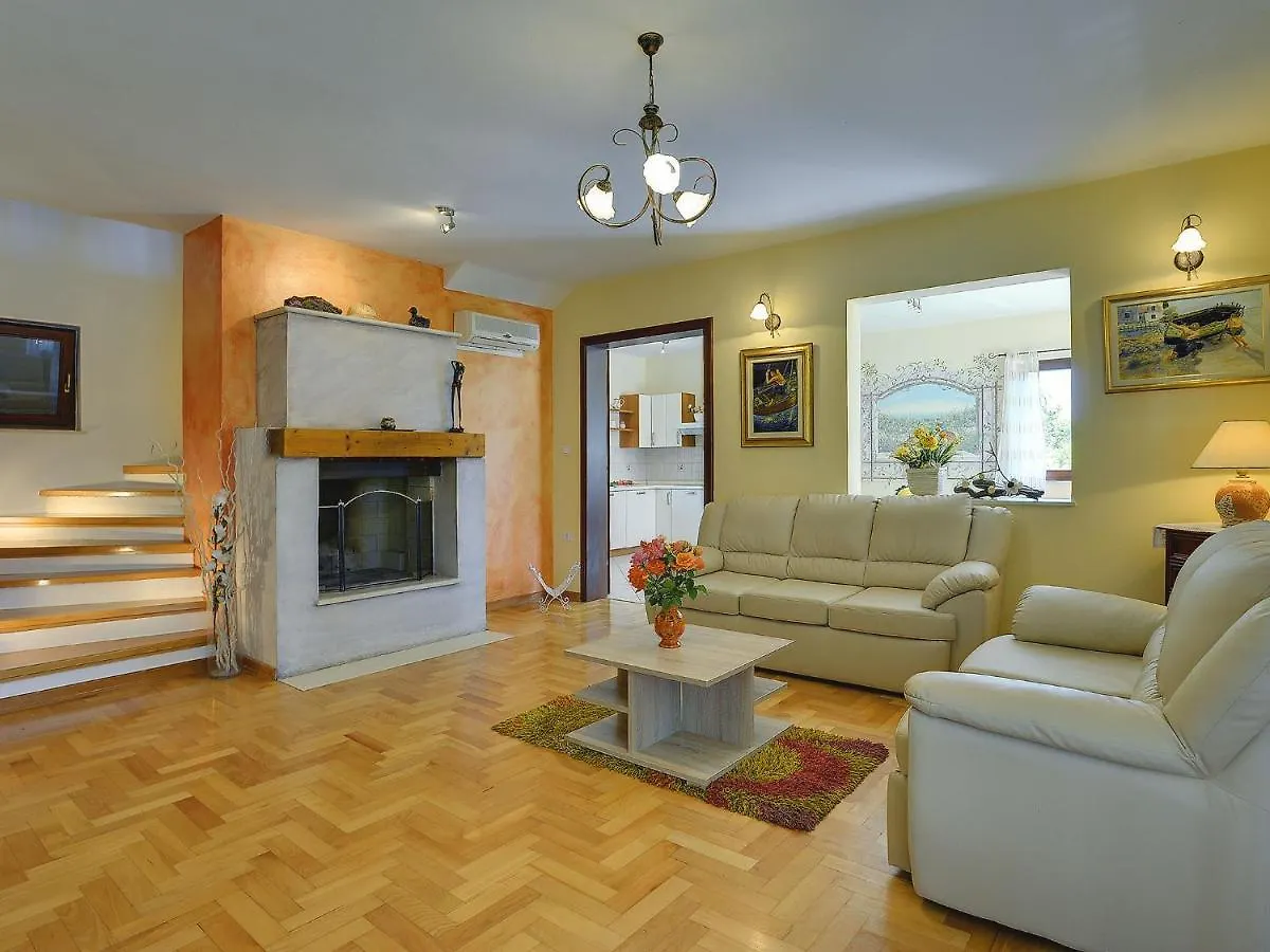 Spacious Holiday Home In Medulin With Private Pool 0*,
