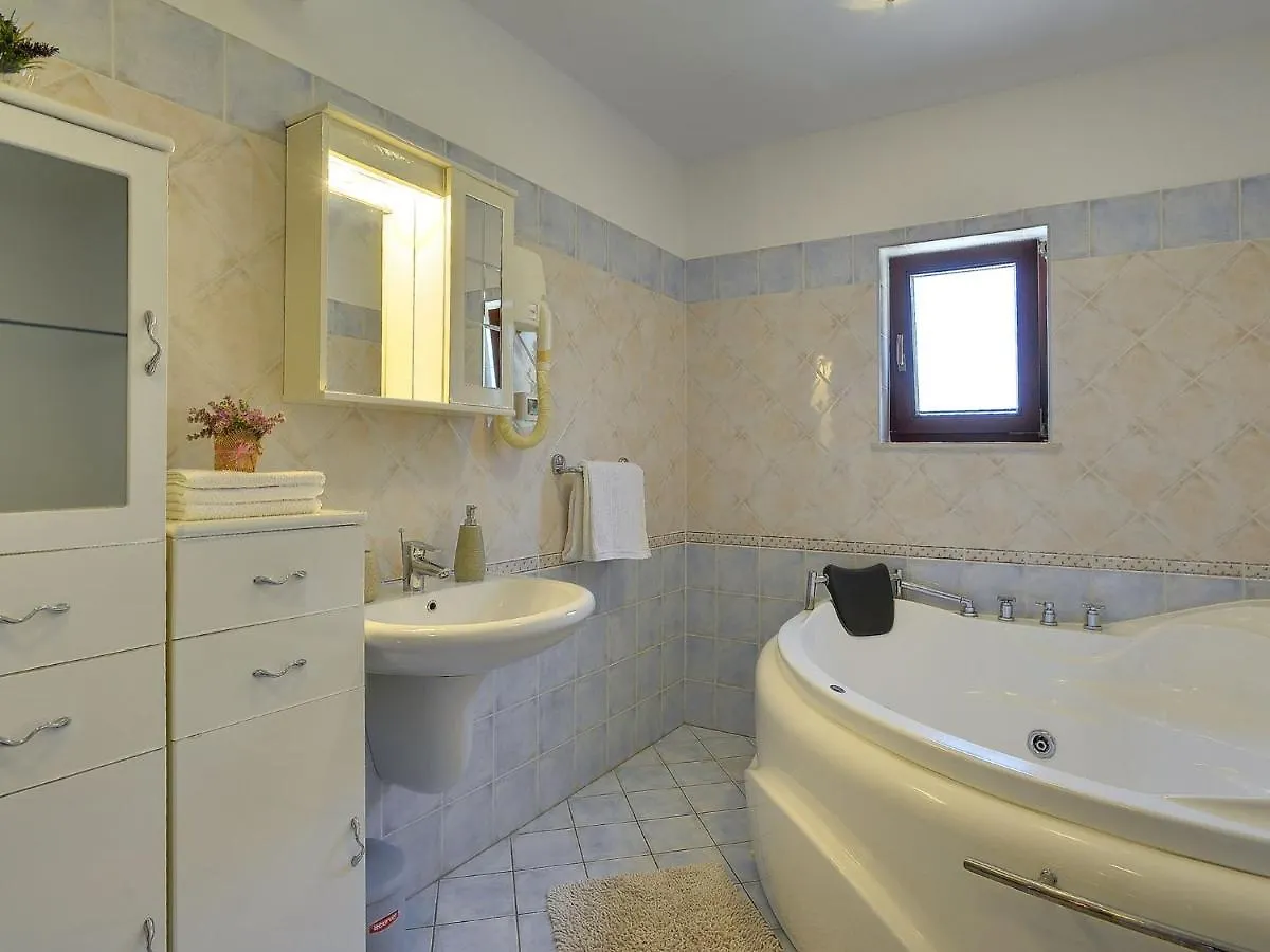 Spacious Holiday Home In Medulin With Private Pool Croatia