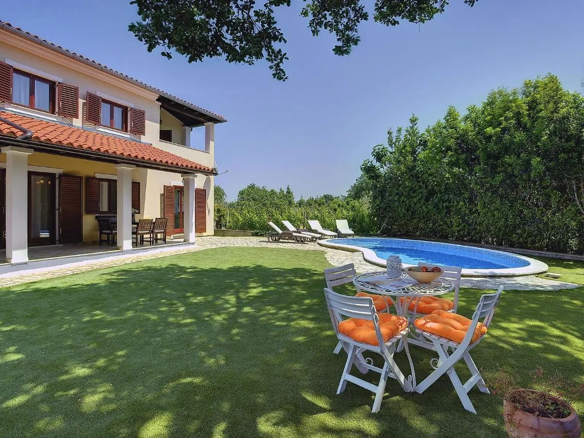 Spacious Holiday Home In Medulin With Private Pool